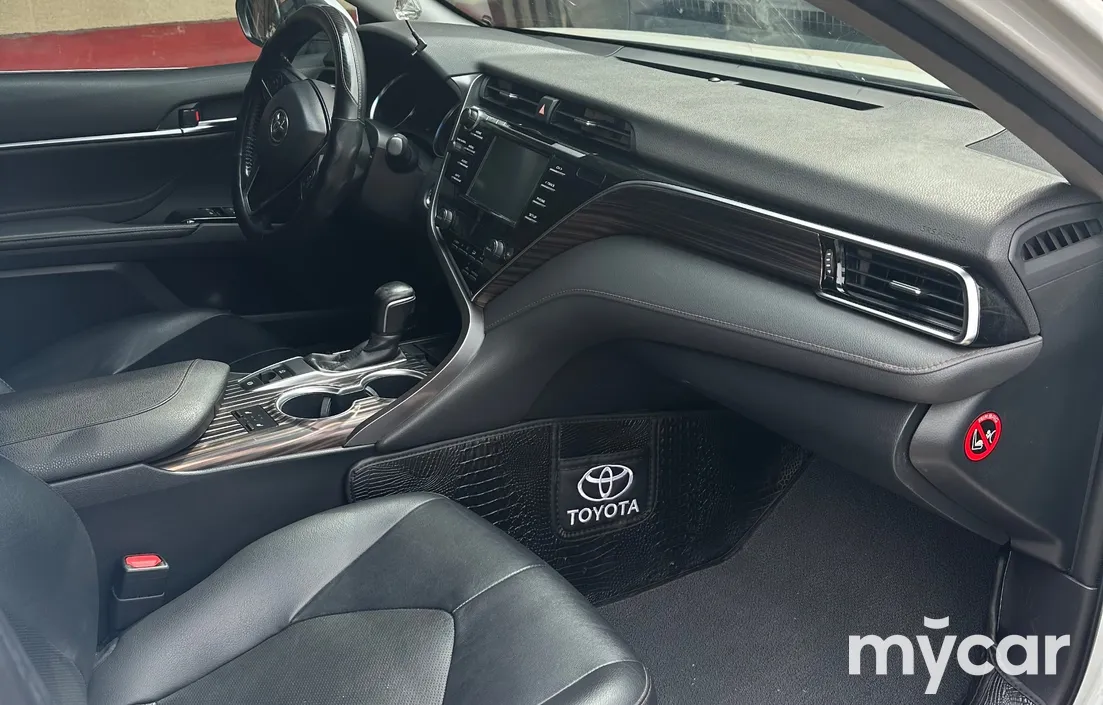 Toyota Camry 2019