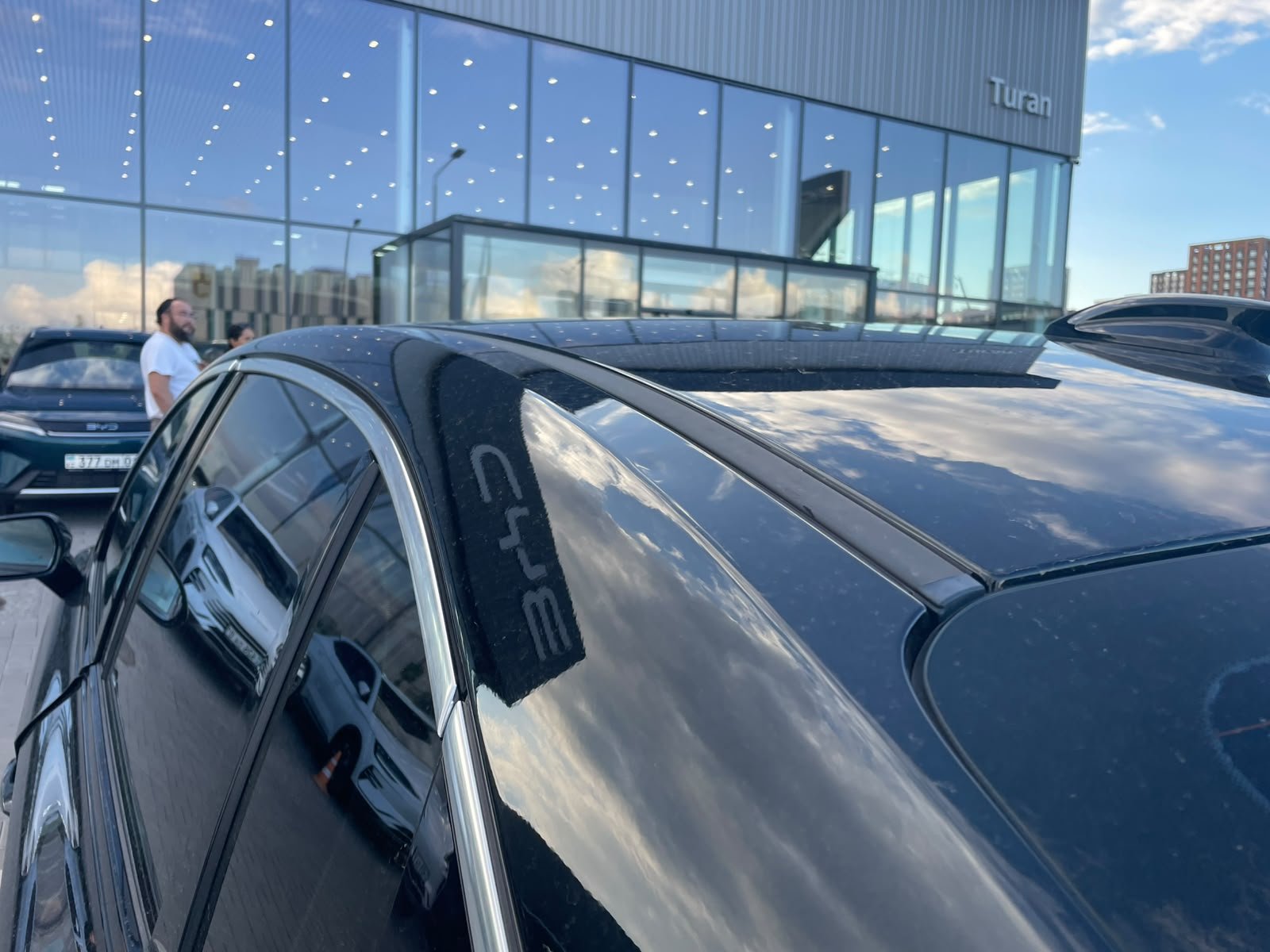 Hongqi E-QM5 2024