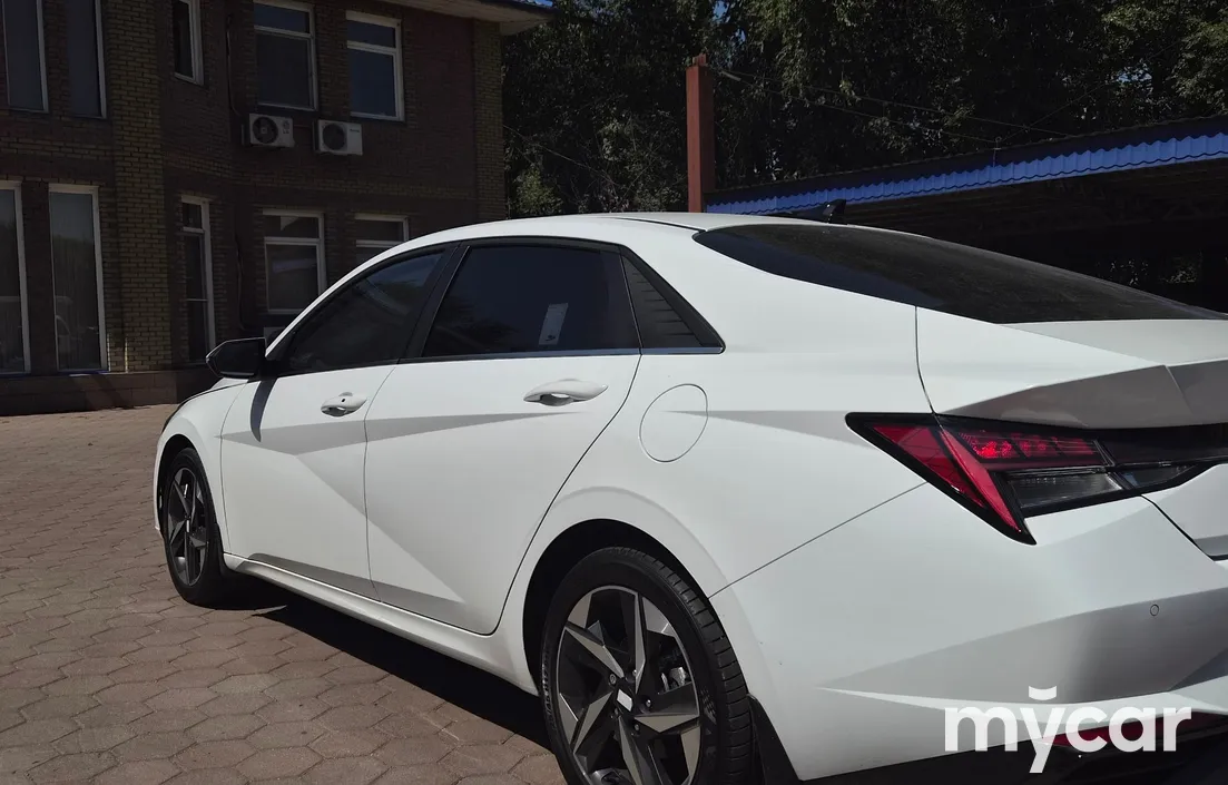 Hyundai Elantra 2022