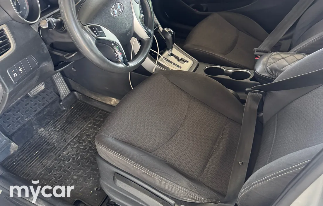 Hyundai Avante 2011