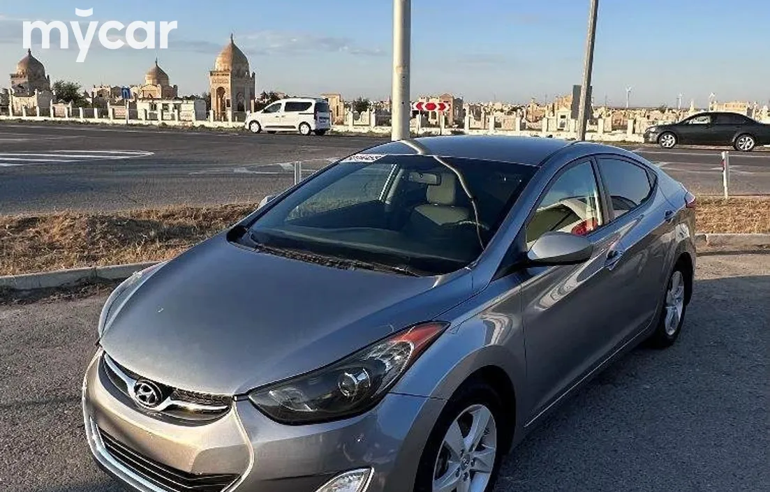 Hyundai Elantra 2012