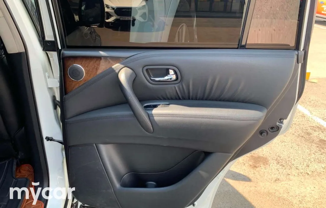 Infiniti QX56 2011