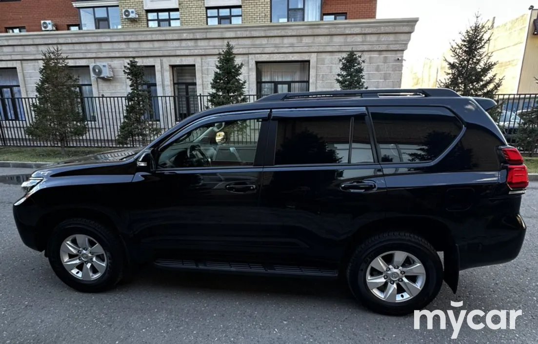Toyota Land Cruiser Prado 2023