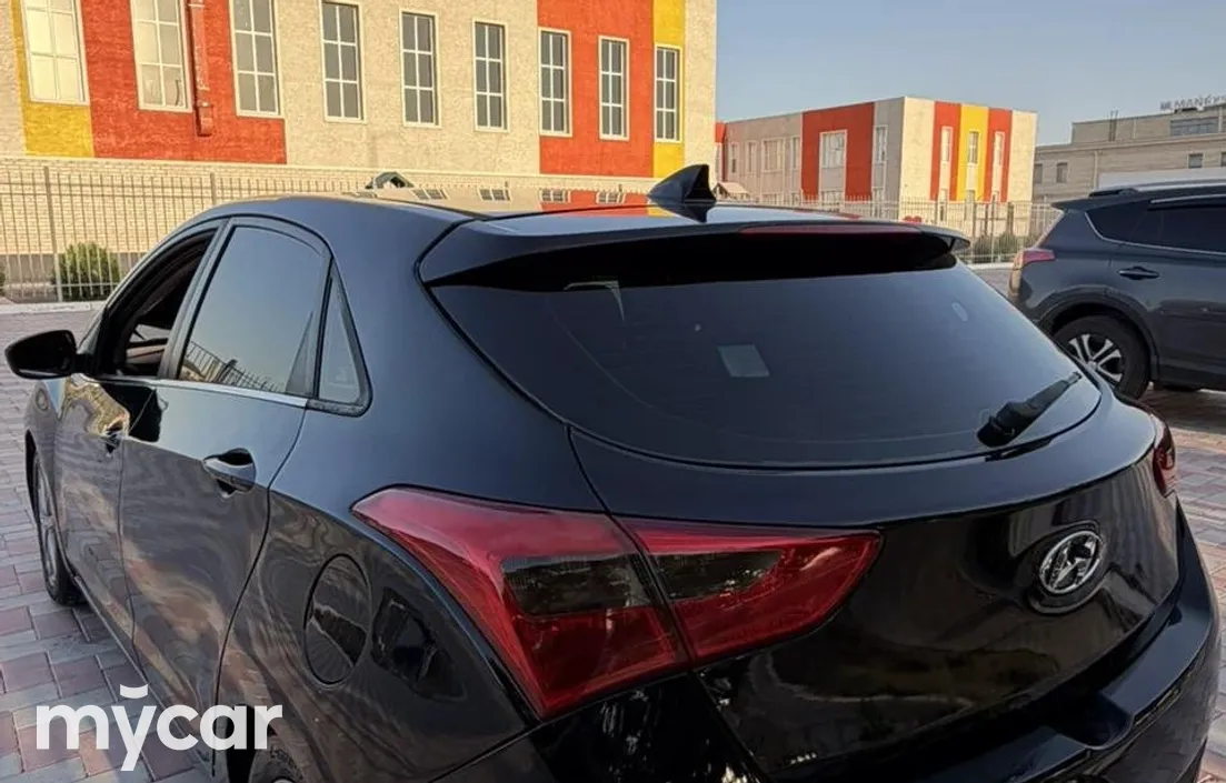 Hyundai Elantra 2012