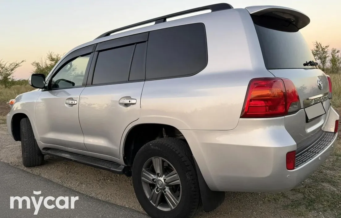 Toyota Land Cruiser 2012