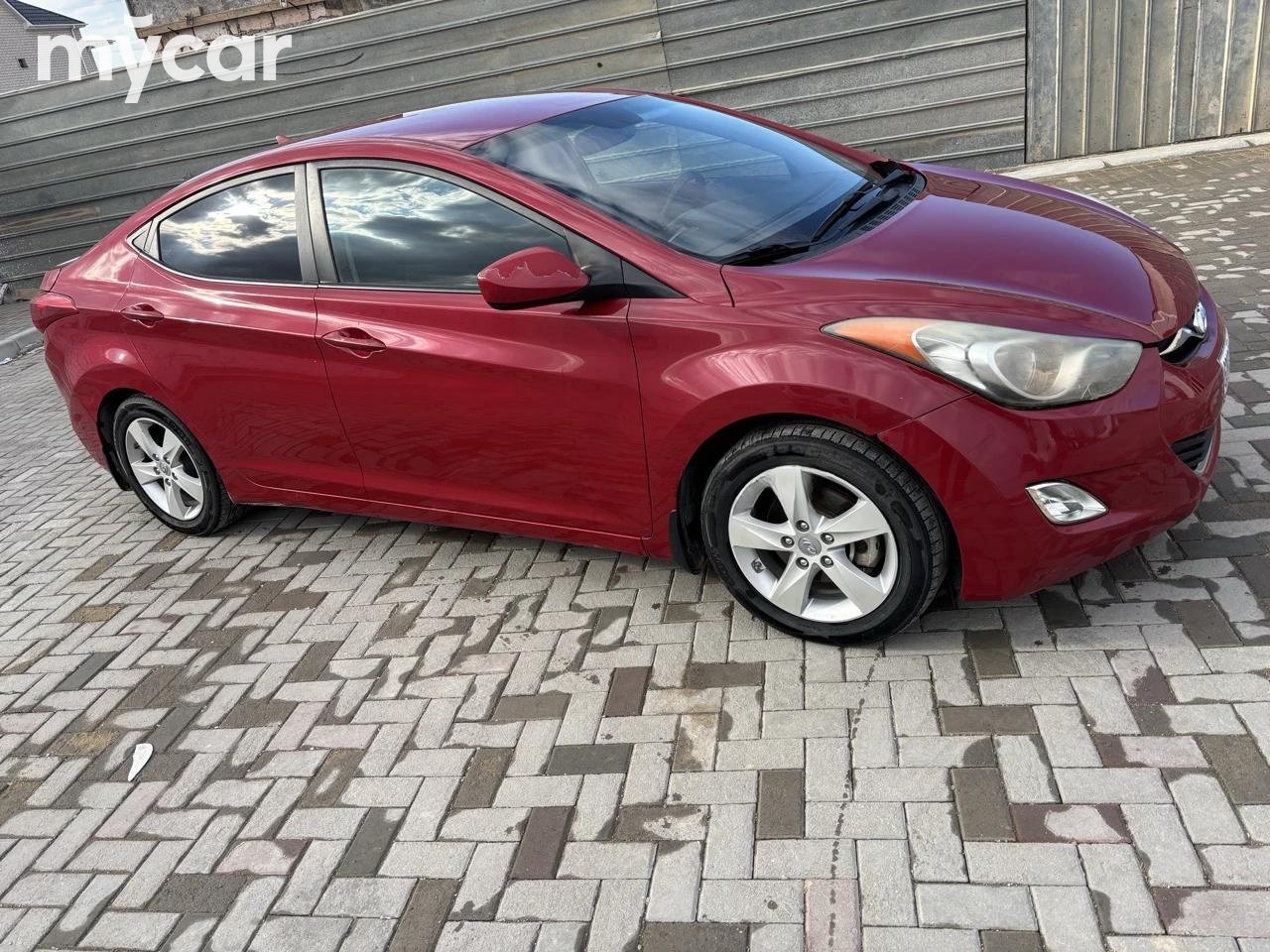Hyundai Elantra 2013
