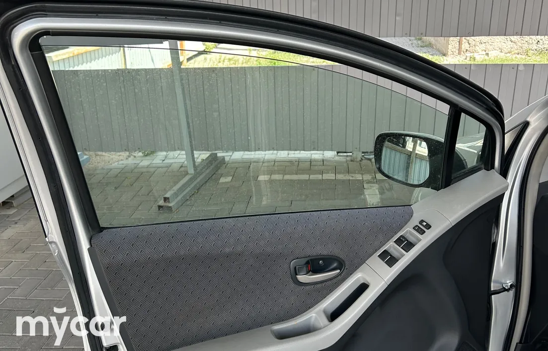 Toyota Yaris 2011