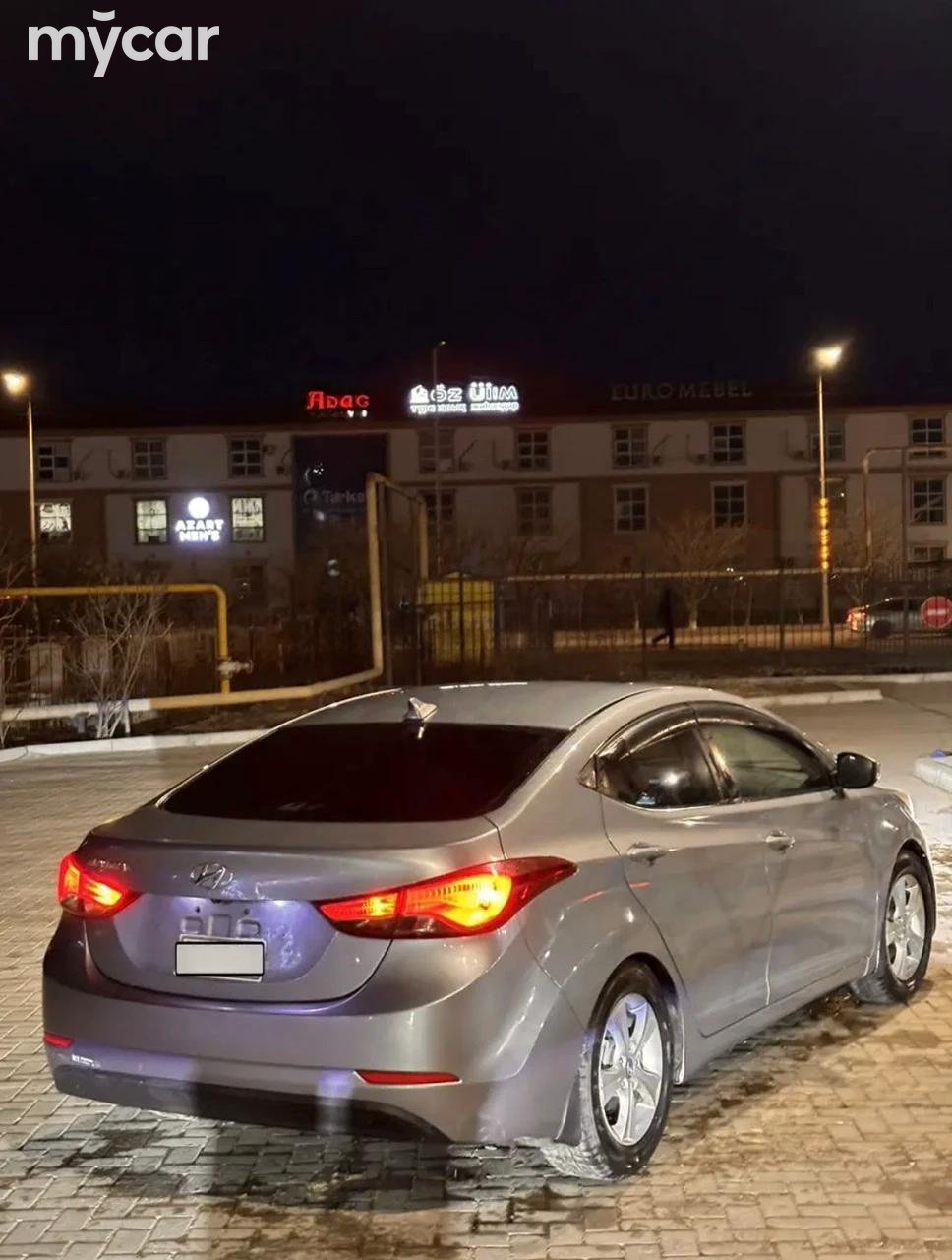 Hyundai Elantra 2015
