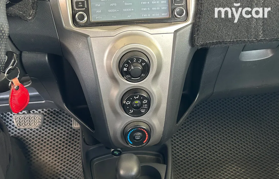 Toyota Yaris 2011