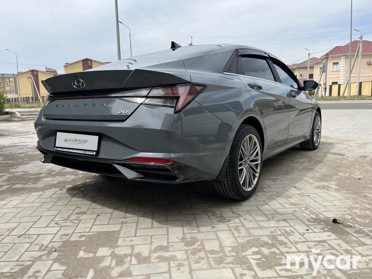 Hyundai Elantra 2022