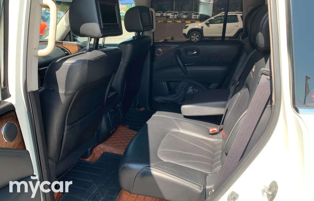 Infiniti QX56 2011