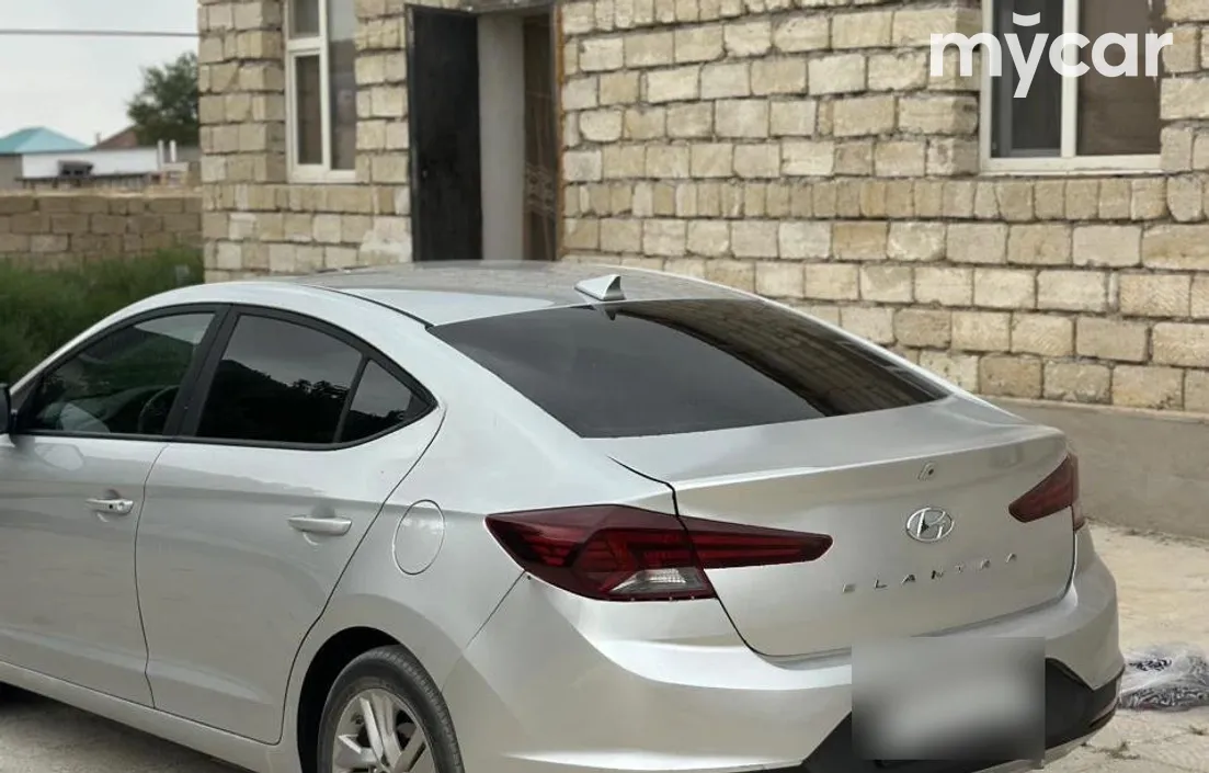 Hyundai Elantra 2019