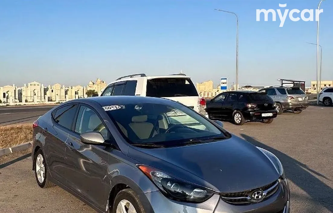 Hyundai Elantra 2012