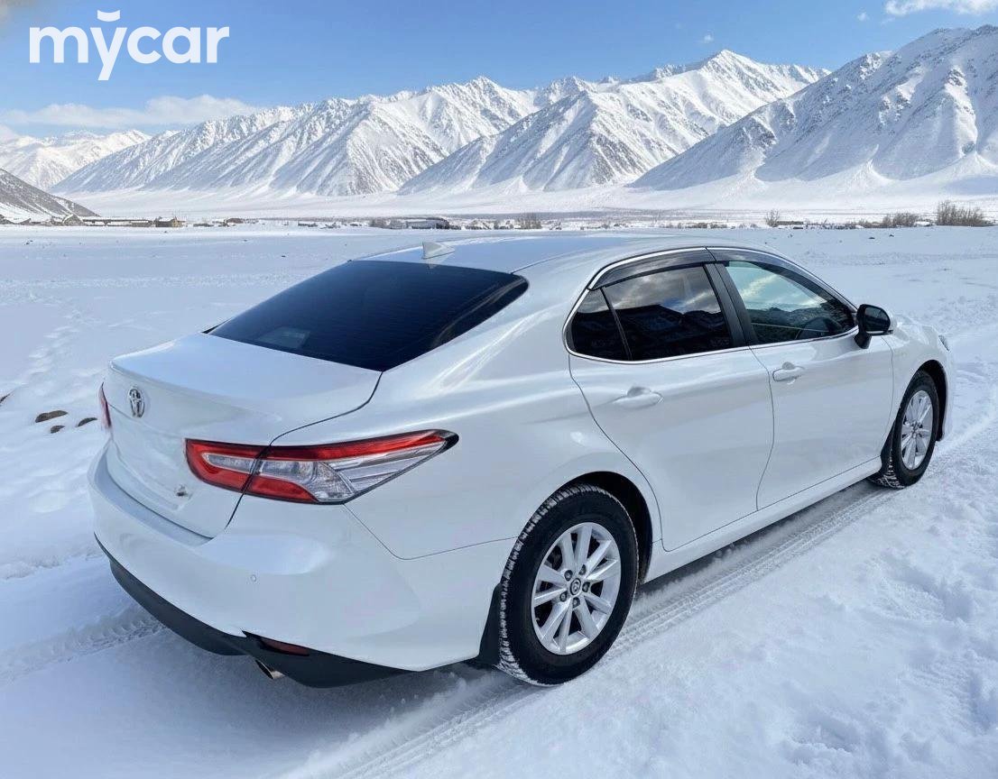 Toyota Camry 2021
