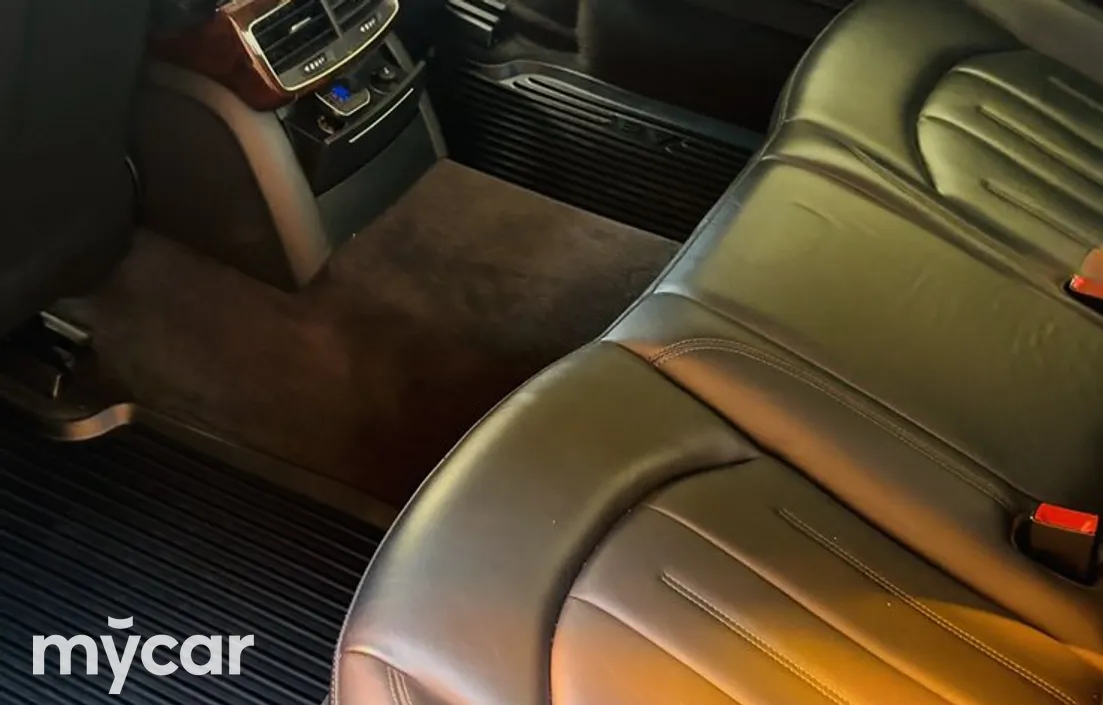 Audi A8 2011