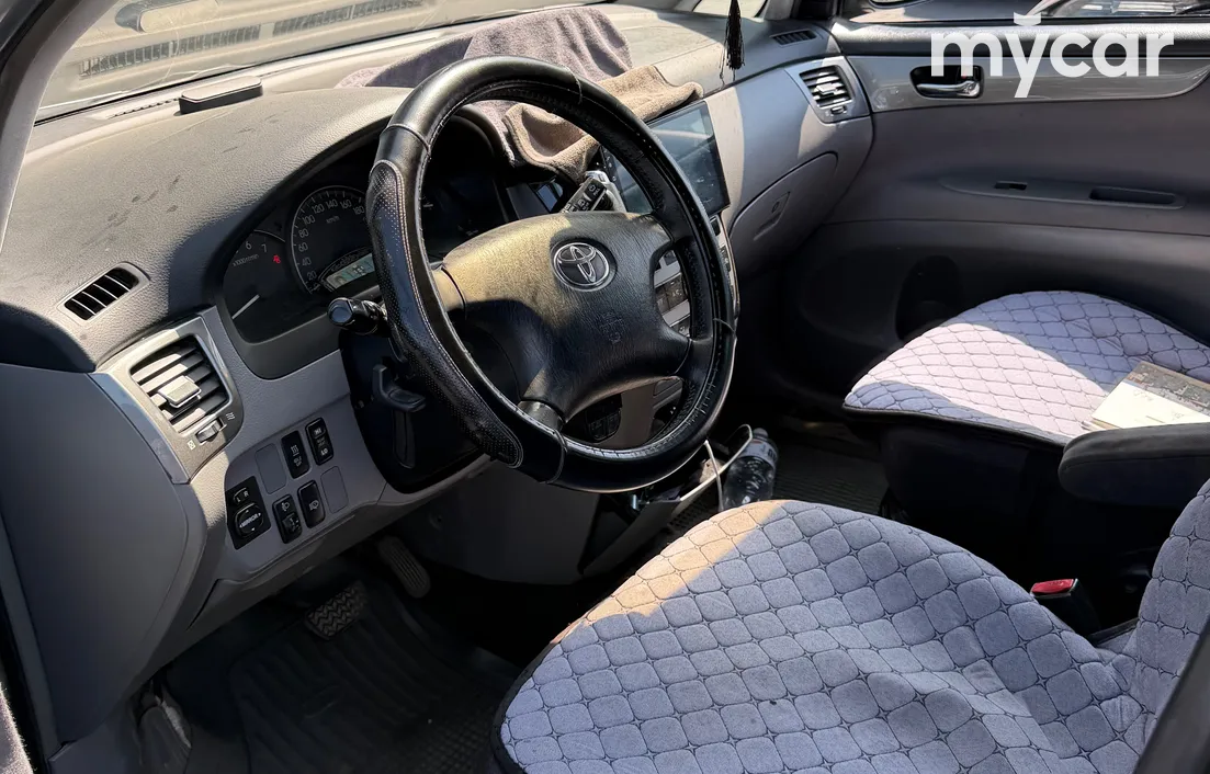 Toyota Avensis Verso 2001
