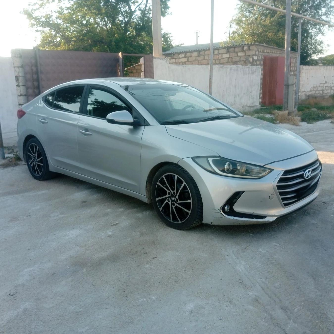 Hyundai Elantra 2017