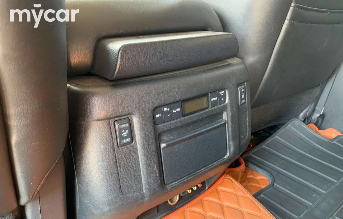 Infiniti QX56 2011