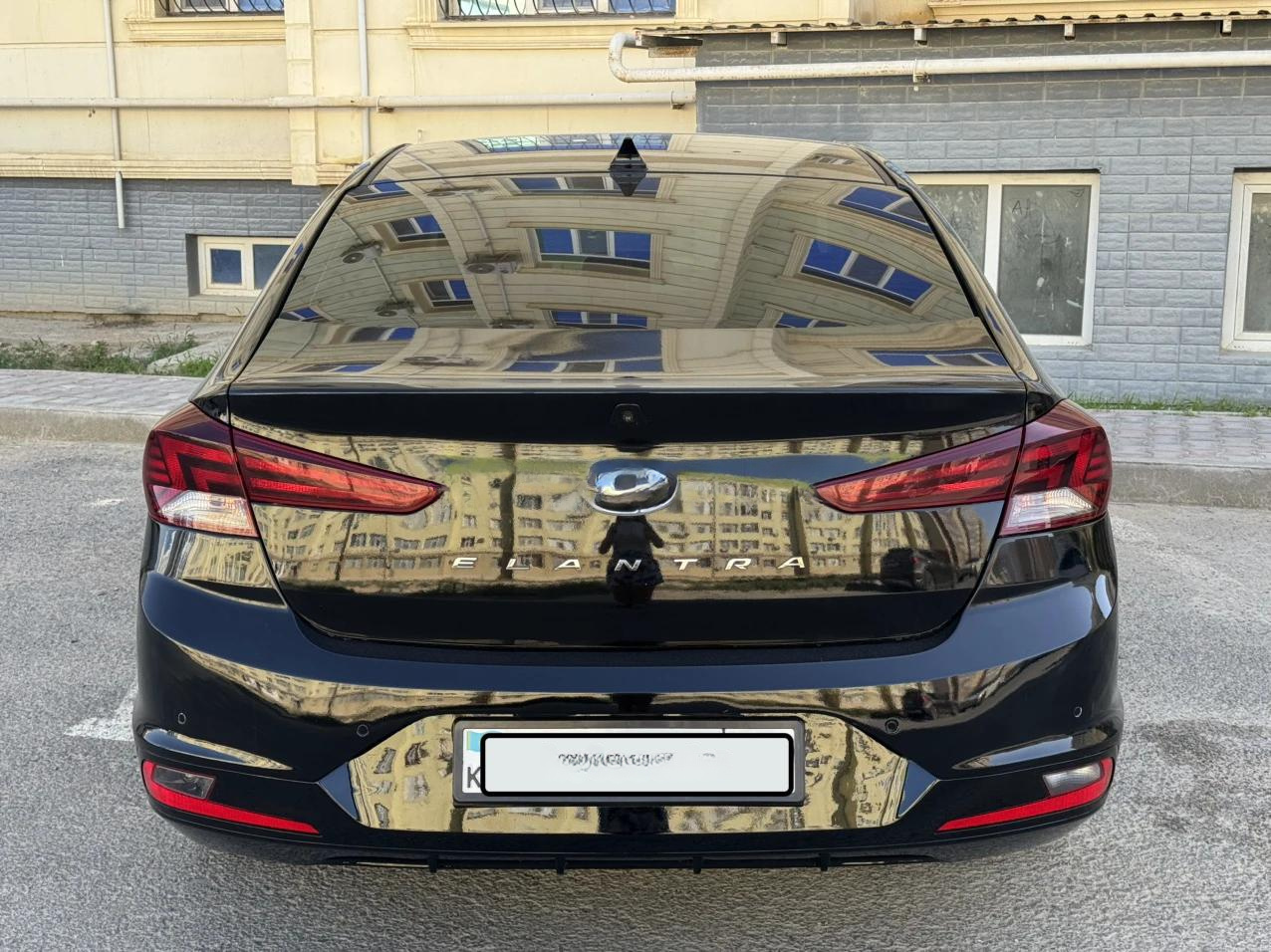 Hyundai Elantra 2019