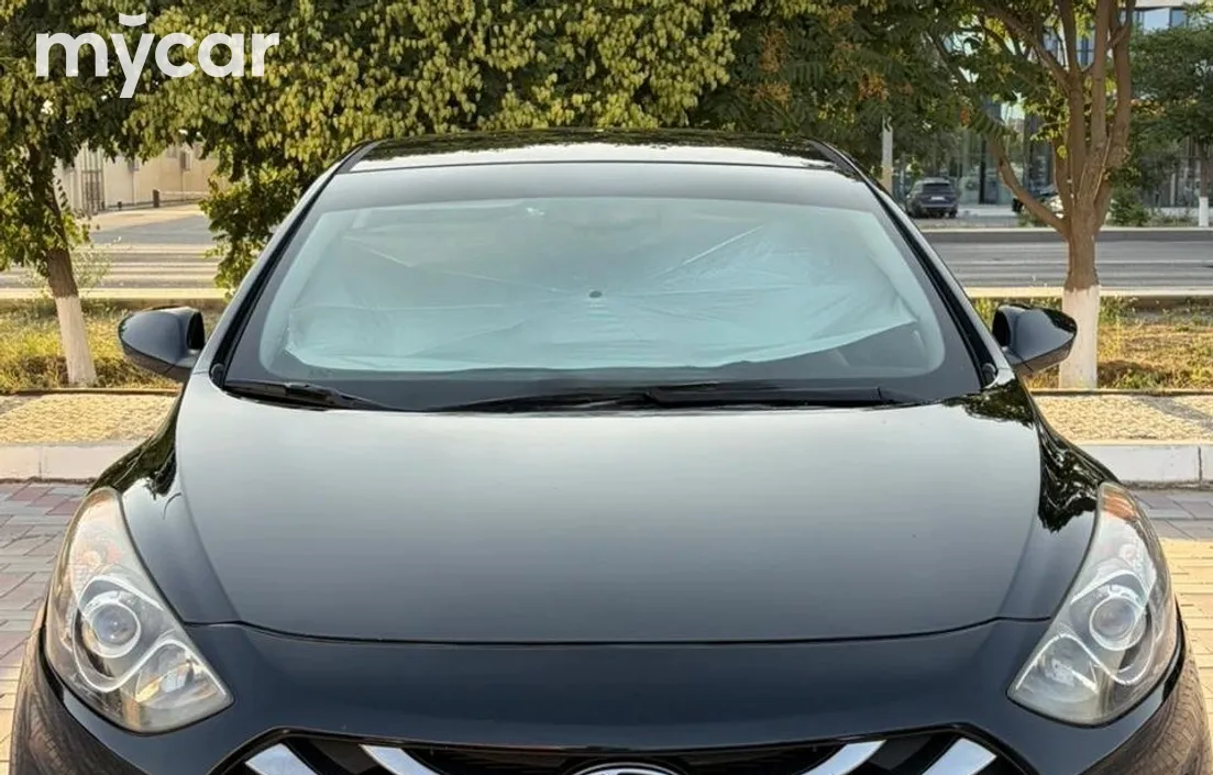 Hyundai Elantra 2012