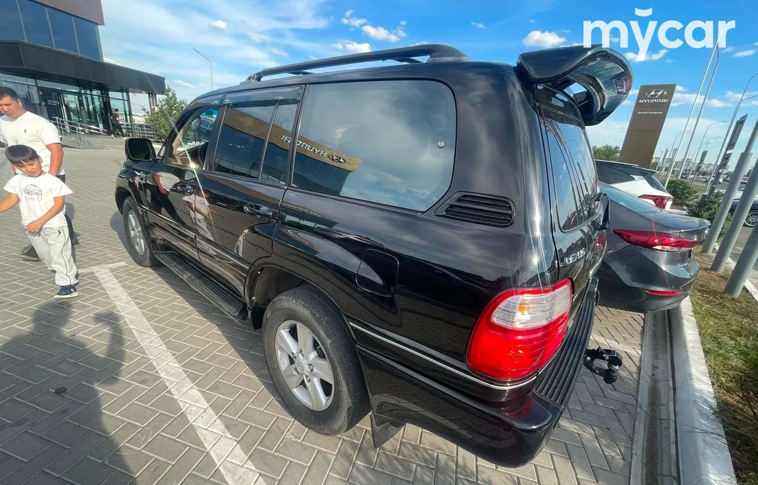 Lexus LX 2000
