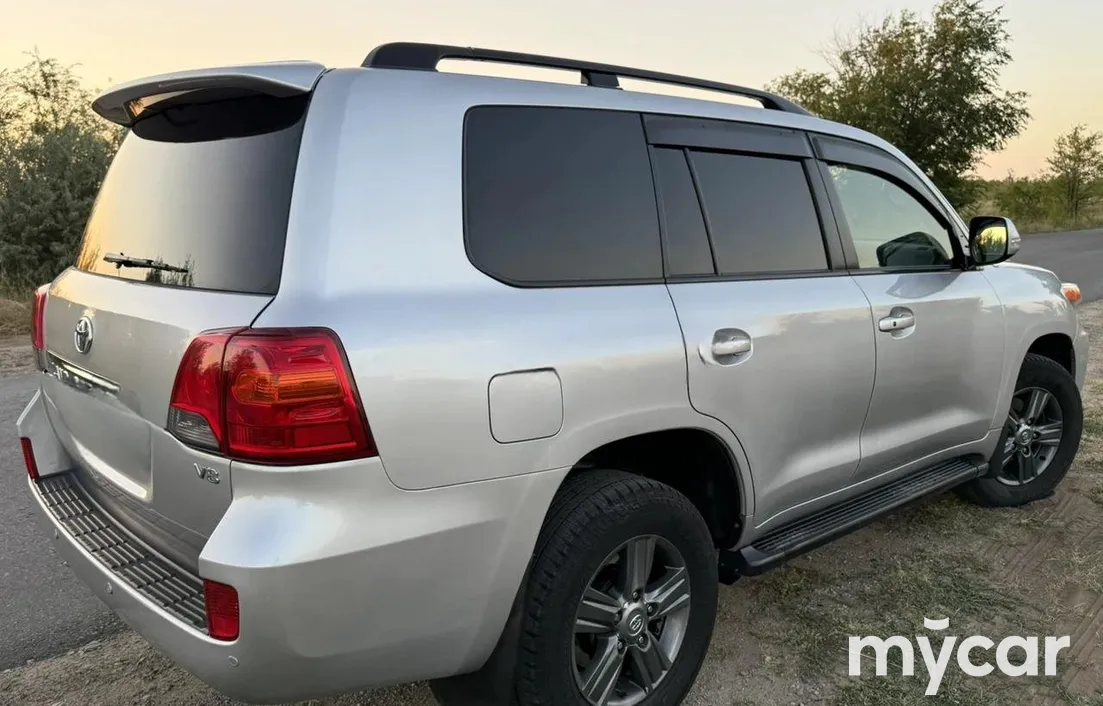 Toyota Land Cruiser 2012