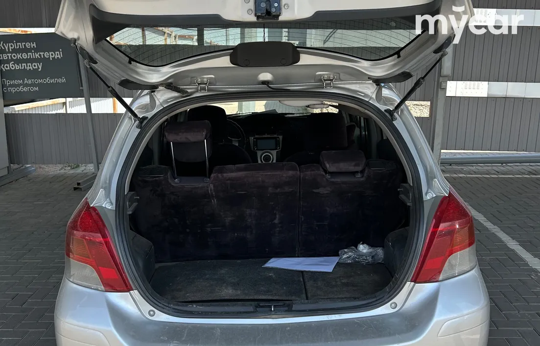 Toyota Yaris 2011