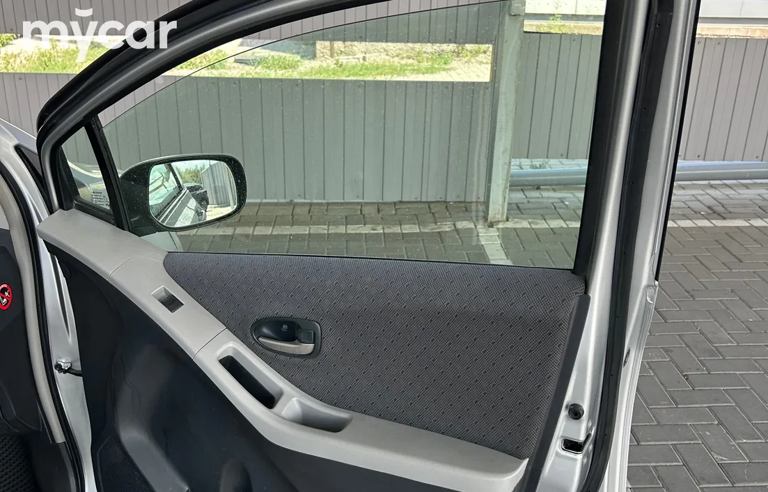 Toyota Yaris 2011