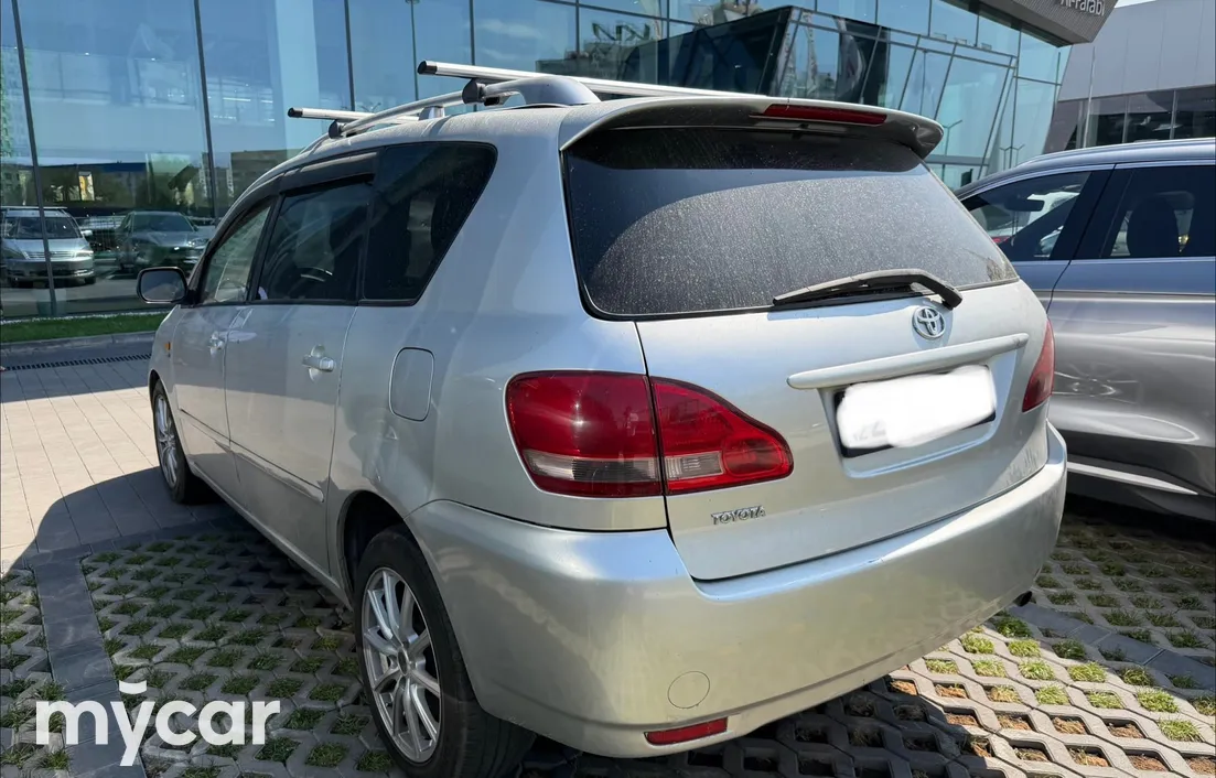 Toyota Avensis Verso 2001