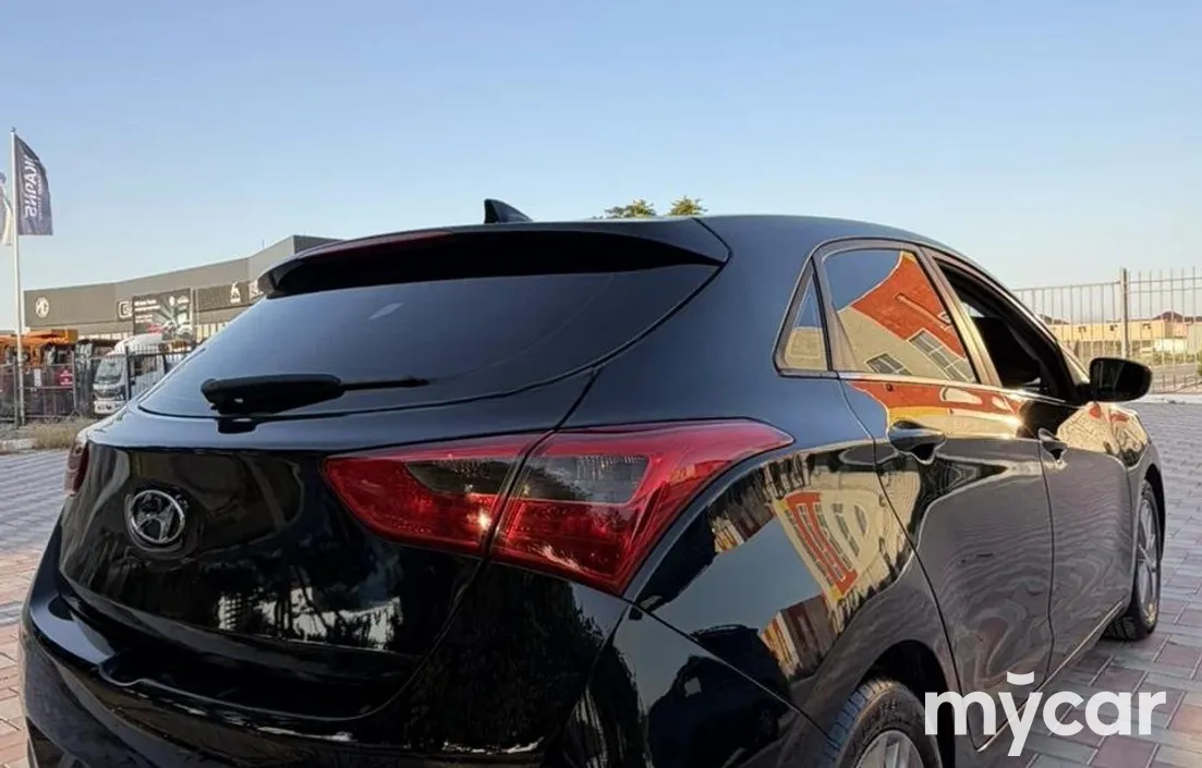 Hyundai Elantra 2012