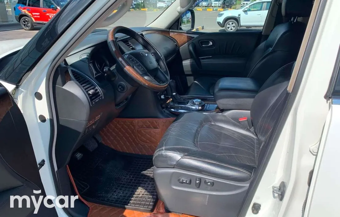 Infiniti QX56 2011