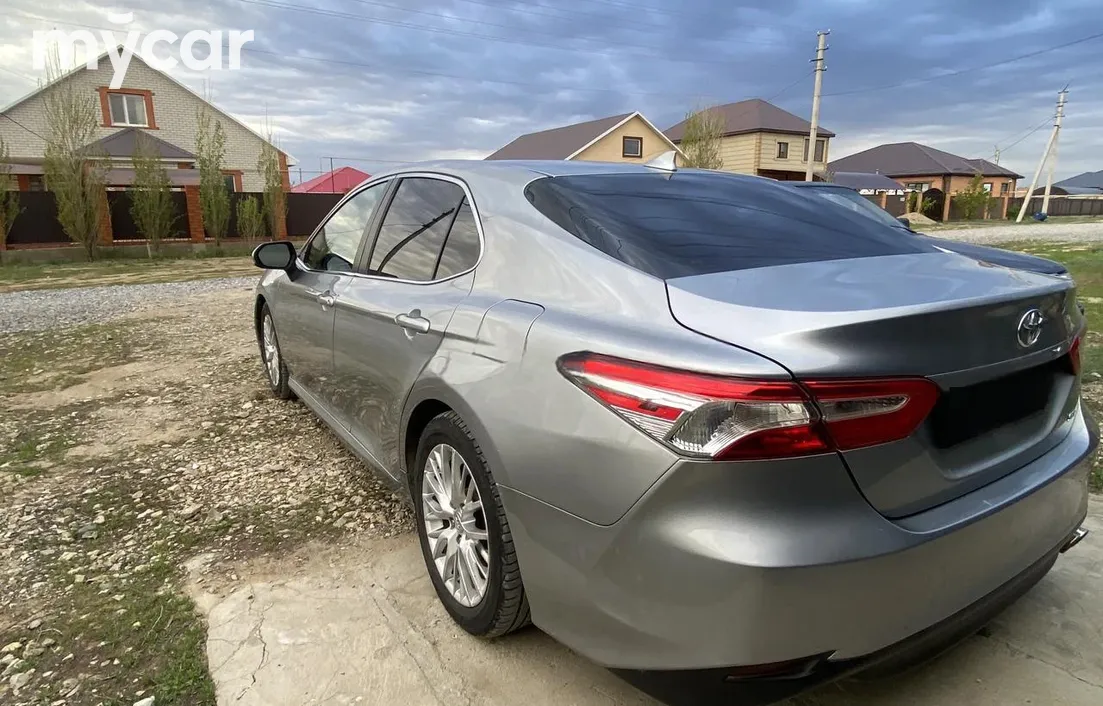 Toyota Camry 2019