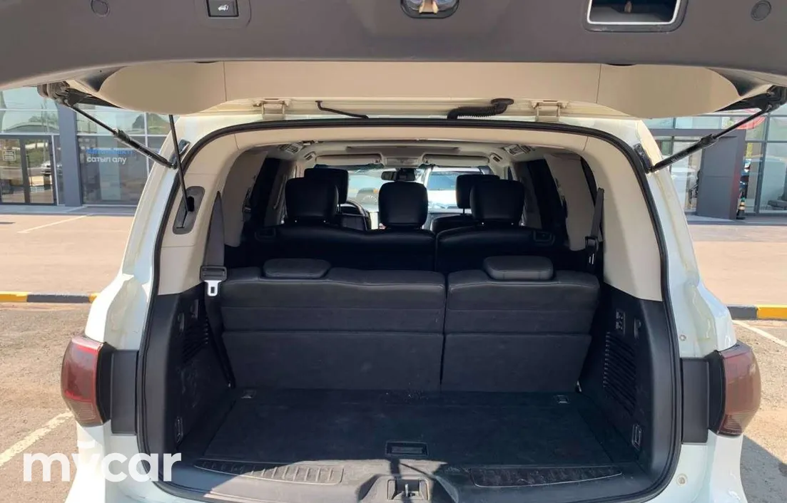 Infiniti QX56 2011