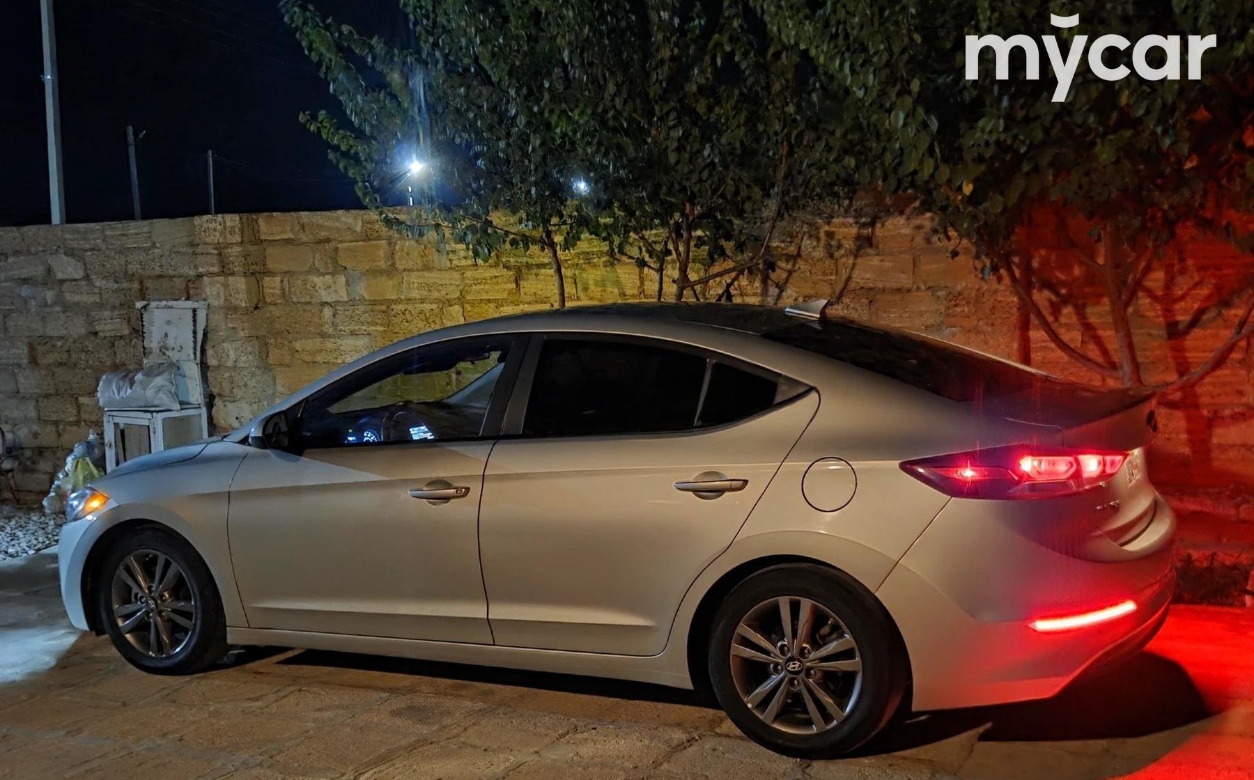 Hyundai Elantra 2017