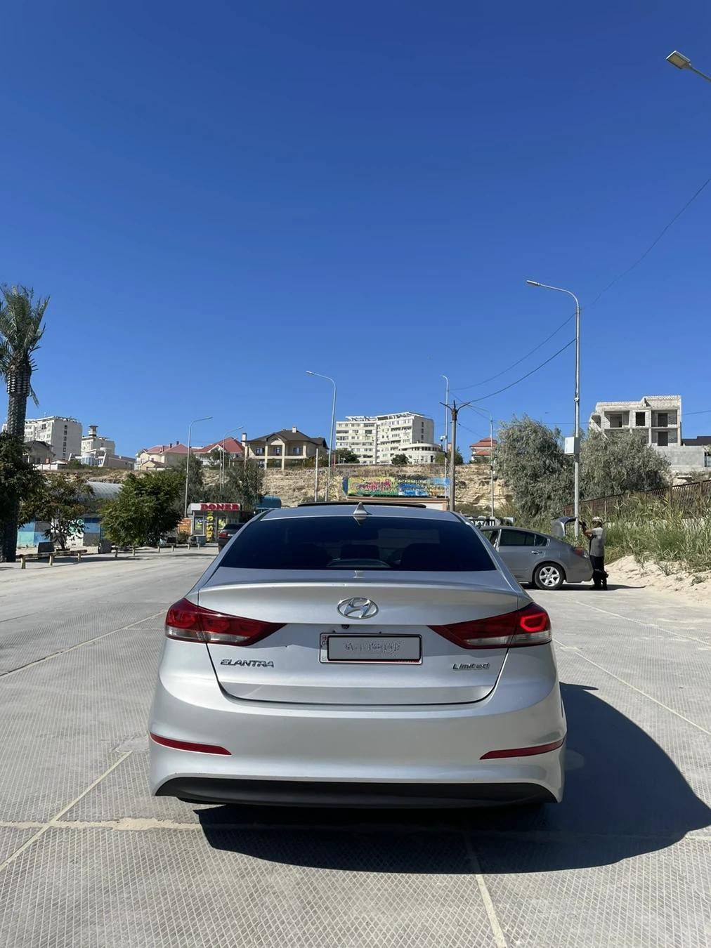Hyundai Elantra 2017