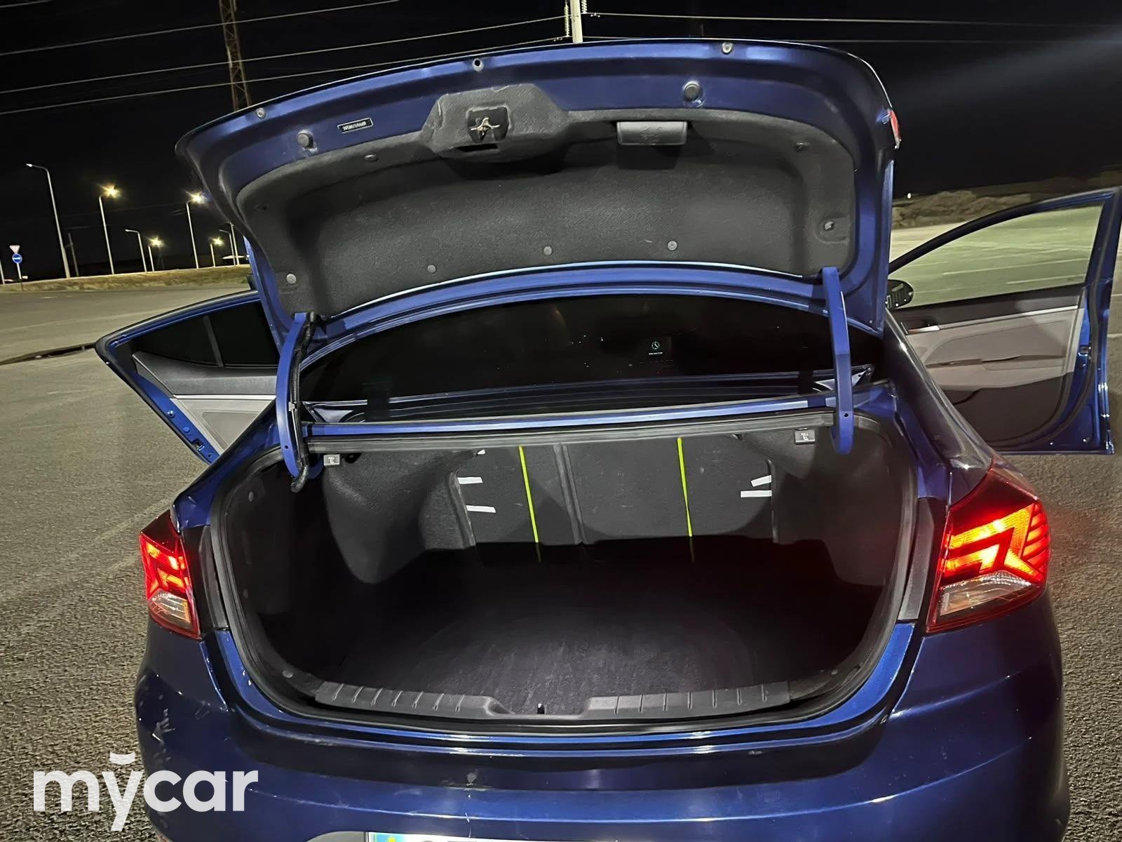 Hyundai Elantra 2019