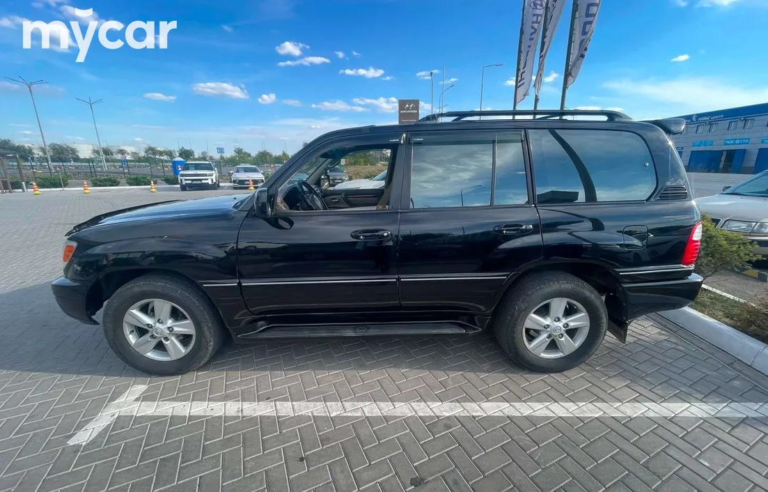 Lexus LX 2000