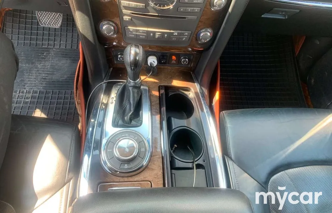 Infiniti QX56 2011