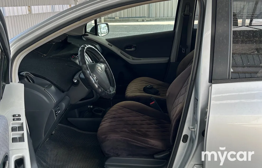 Toyota Yaris 2011