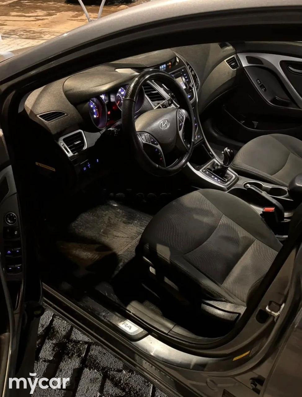 Hyundai Elantra 2015