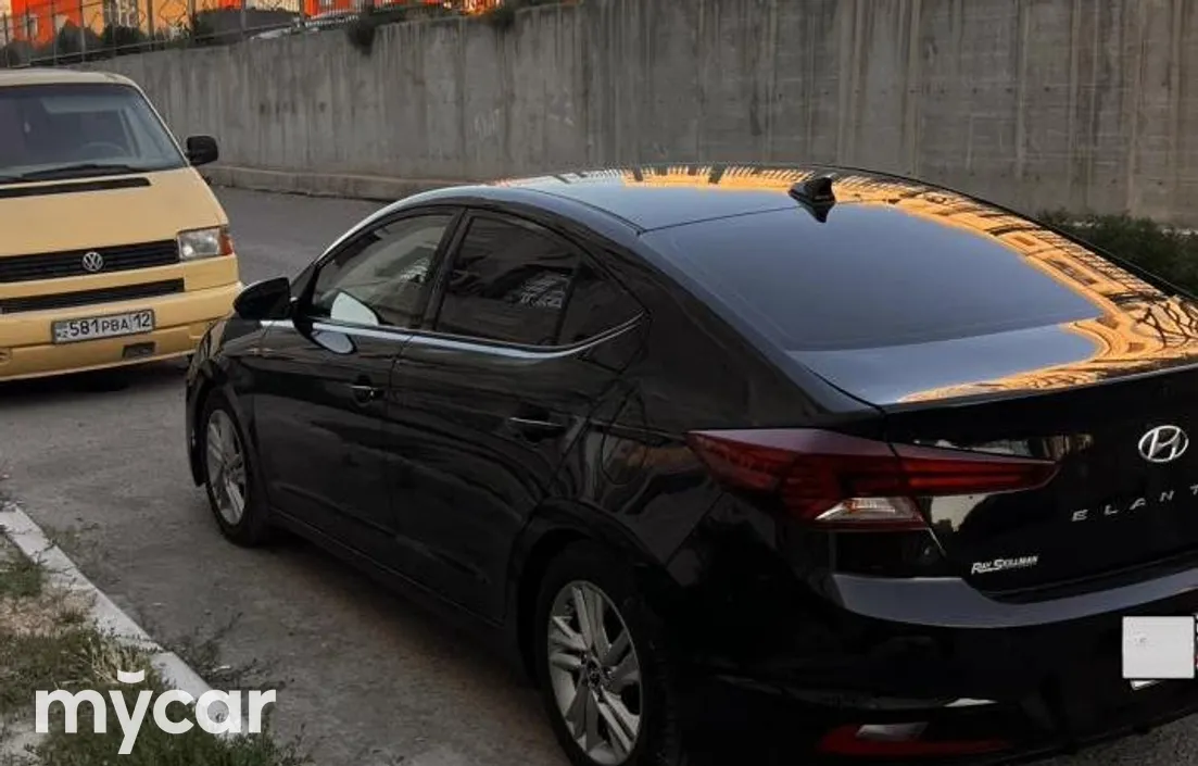 Hyundai Elantra 2020