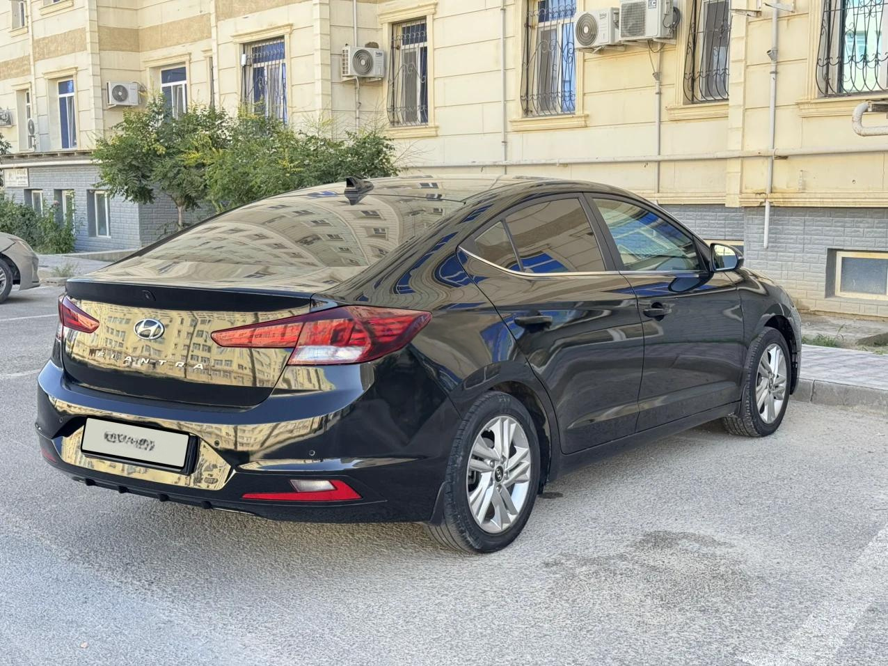 Hyundai Elantra 2019
