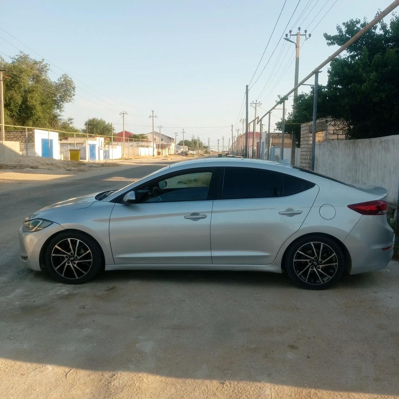 Hyundai Elantra 2017