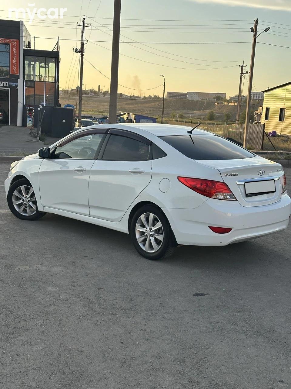 Hyundai Accent 2013