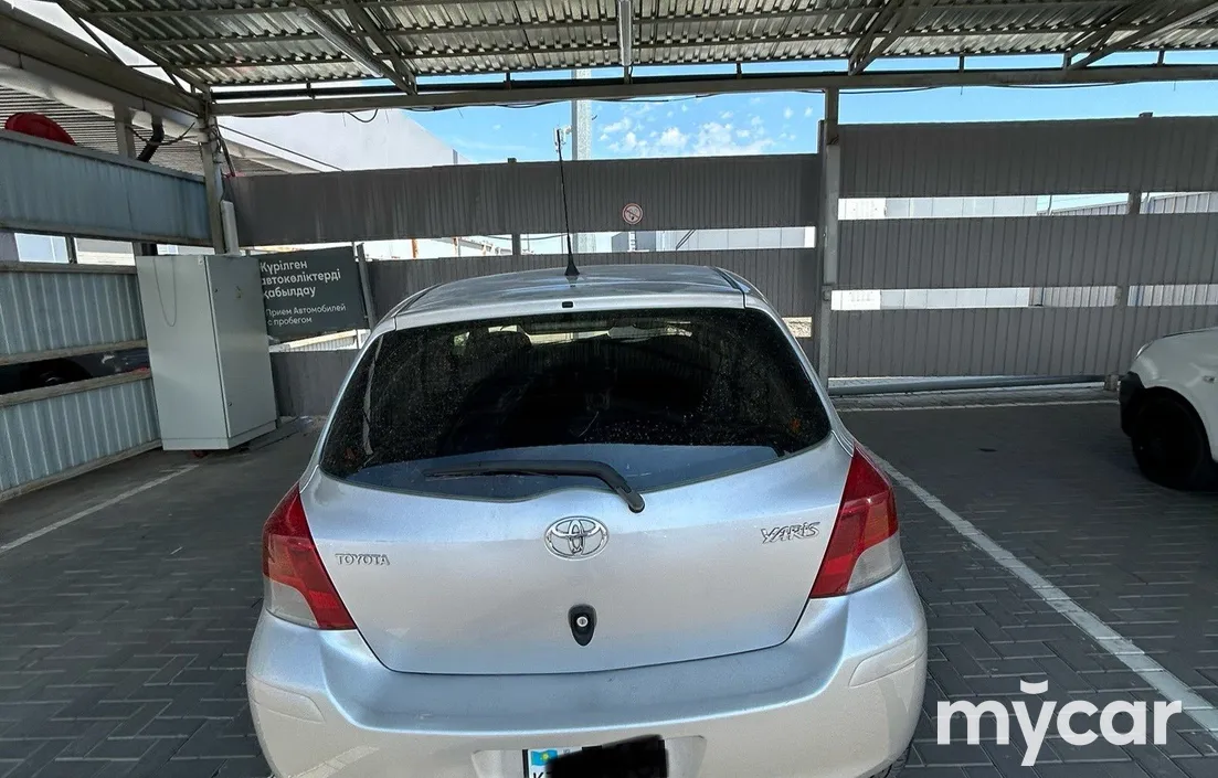 Toyota Yaris 2011