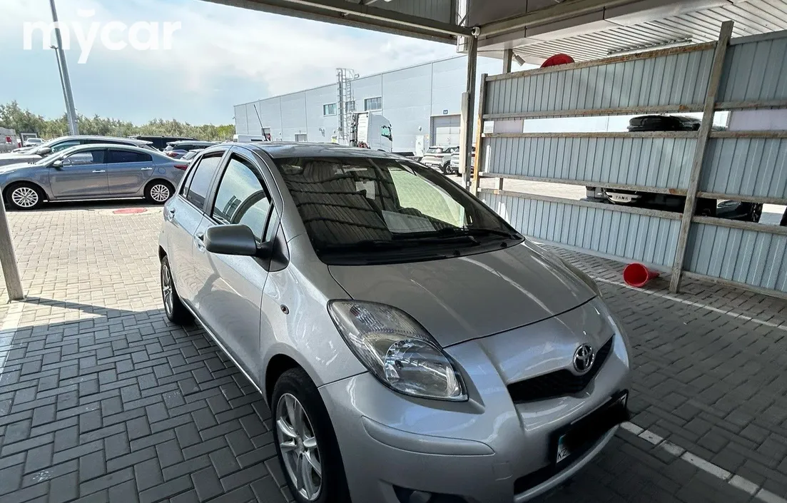 Toyota Yaris 2011
