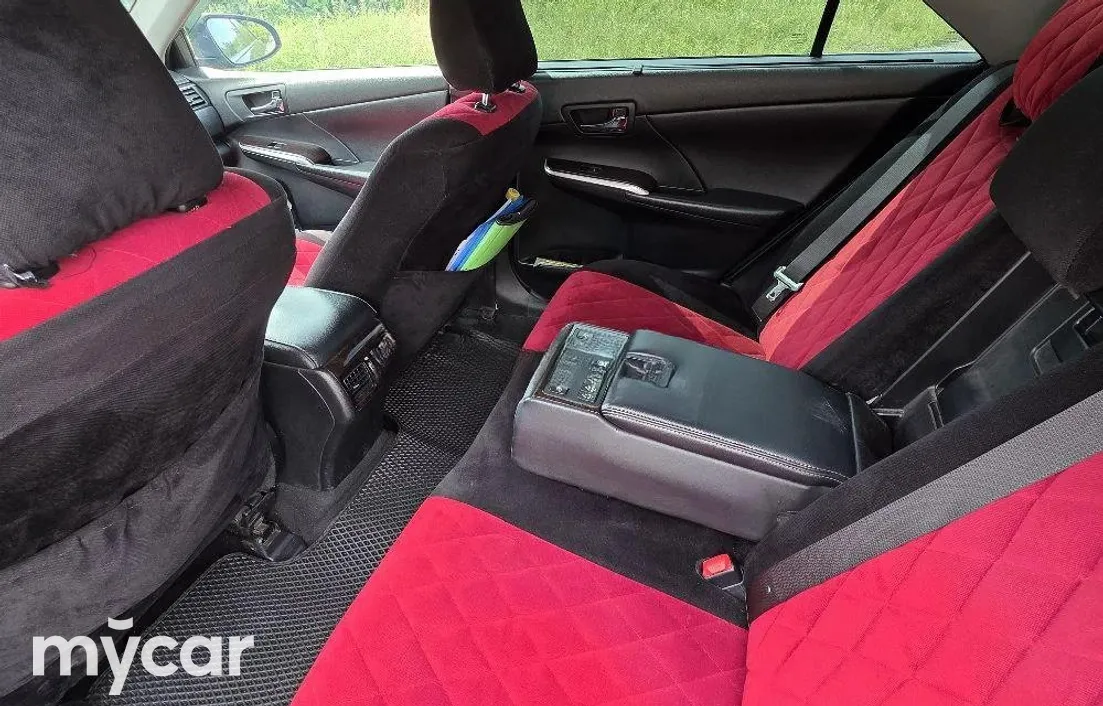 Toyota Camry 2015