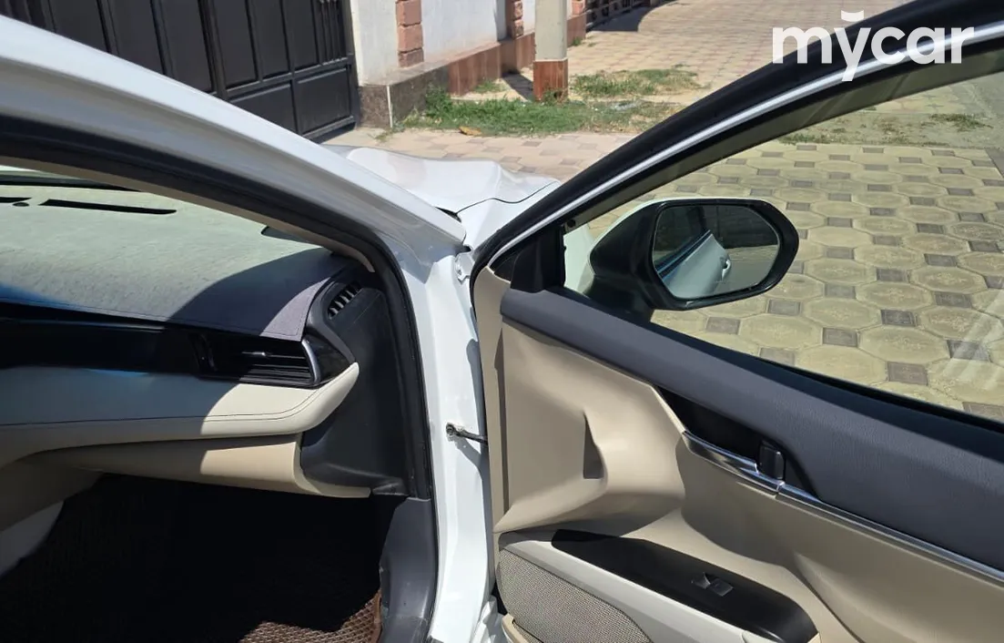 Toyota Camry 2022