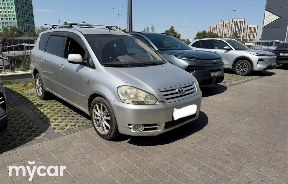 Toyota Avensis Verso 2001