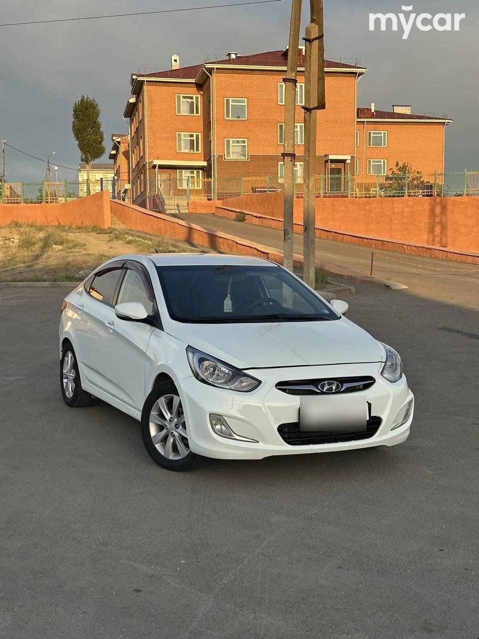 Hyundai Accent 2013